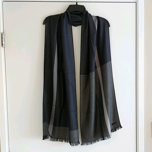 Calvin Klein Gray Plaid Scarf - Picture 2 of 4